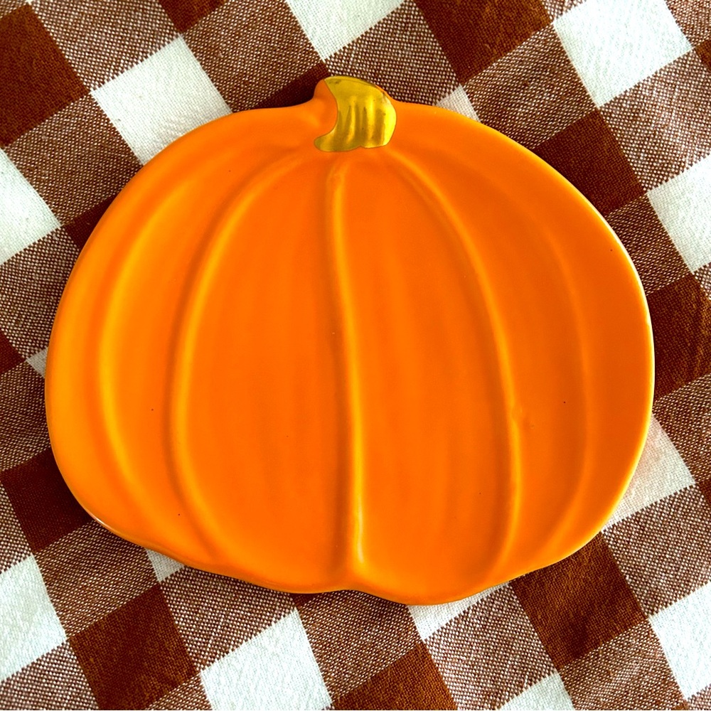 Bundle of Pumpkin plate and six fridge magnets